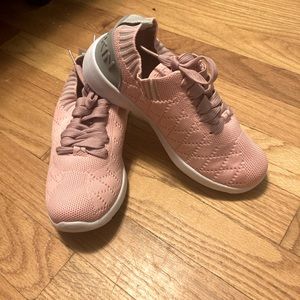 DANSKIN New Size 2 Pink Slip-on Sneakers